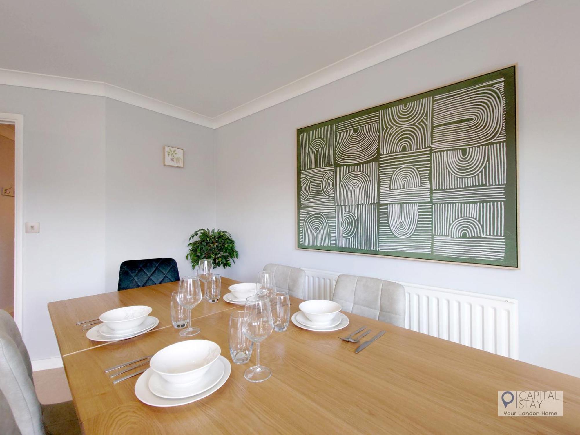 Fully Serviced Two Bed In Poplar Londra