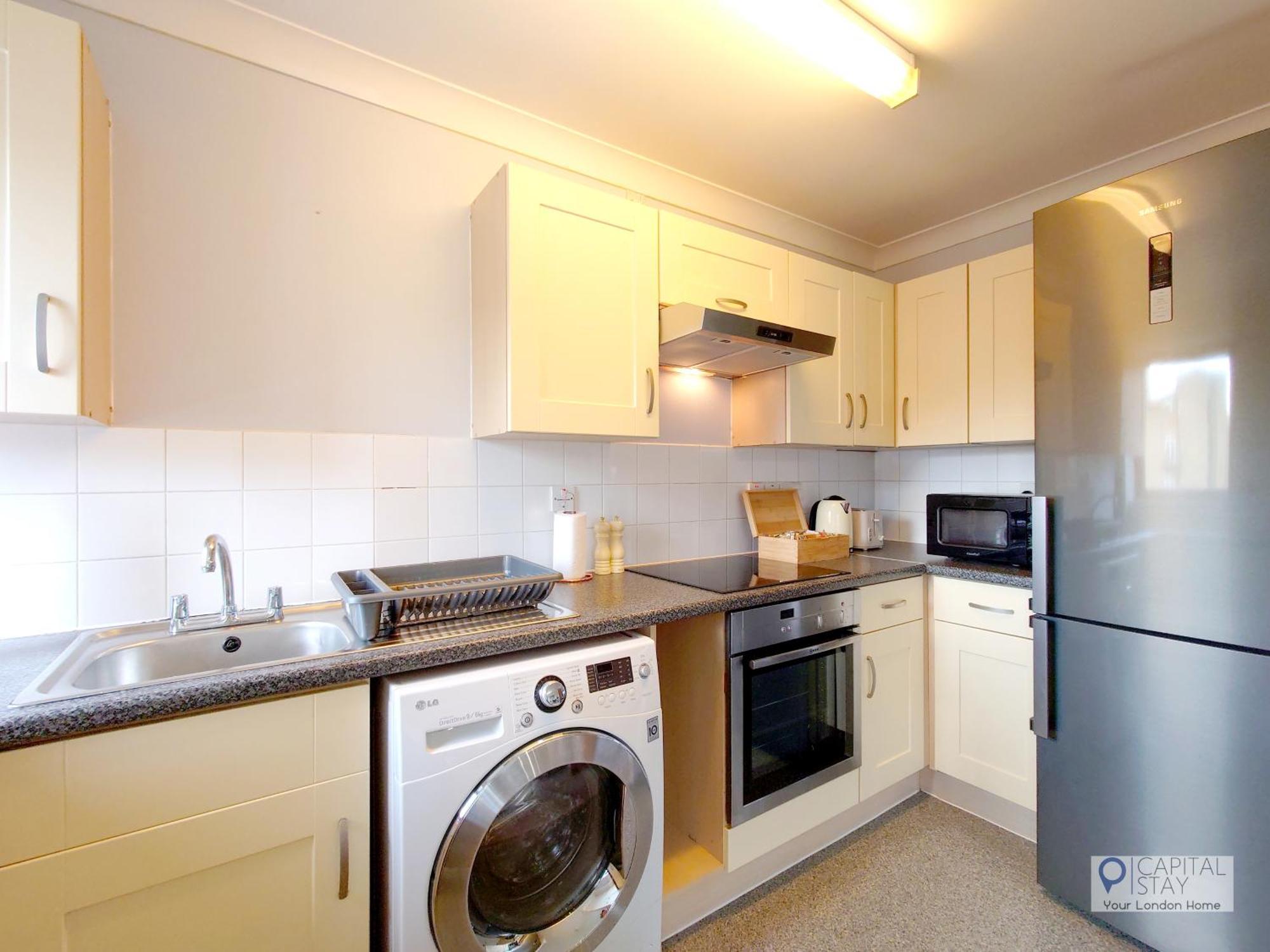 Fully Serviced Two Bed In Poplar * Londra